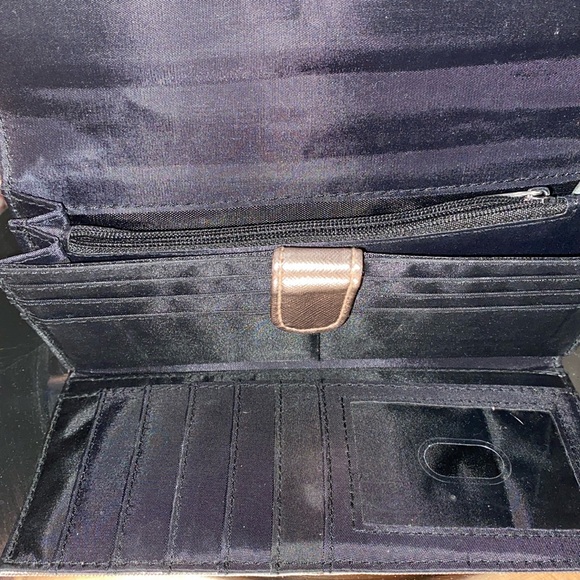 Pink Metallic Wallet🌸🌸🌸 - Picture 7 of 8